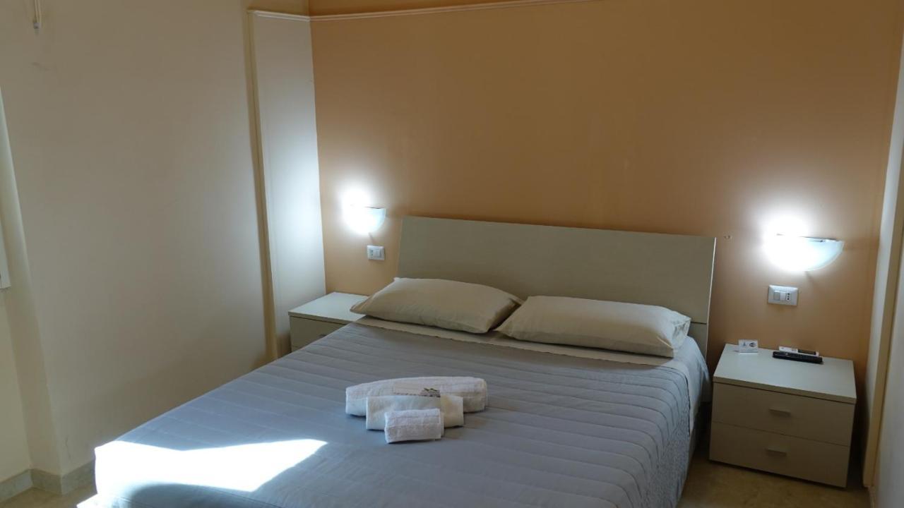 ברינדיזי Cairoli Exclusive Rooms & Suite מראה חיצוני תמונה