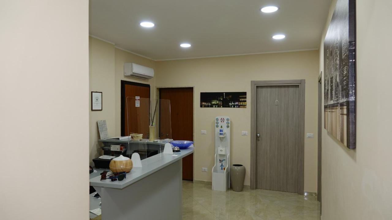 ברינדיזי Cairoli Exclusive Rooms & Suite מראה חיצוני תמונה