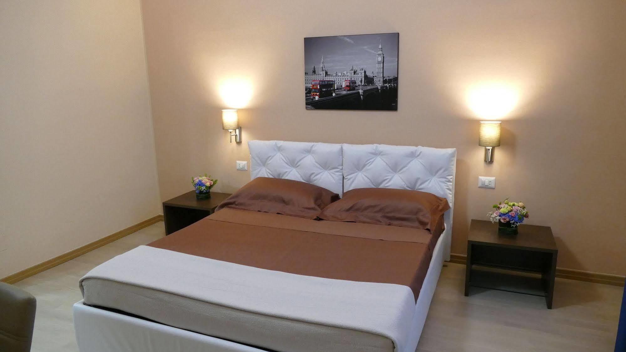 ברינדיזי Cairoli Exclusive Rooms & Suite מראה חיצוני תמונה