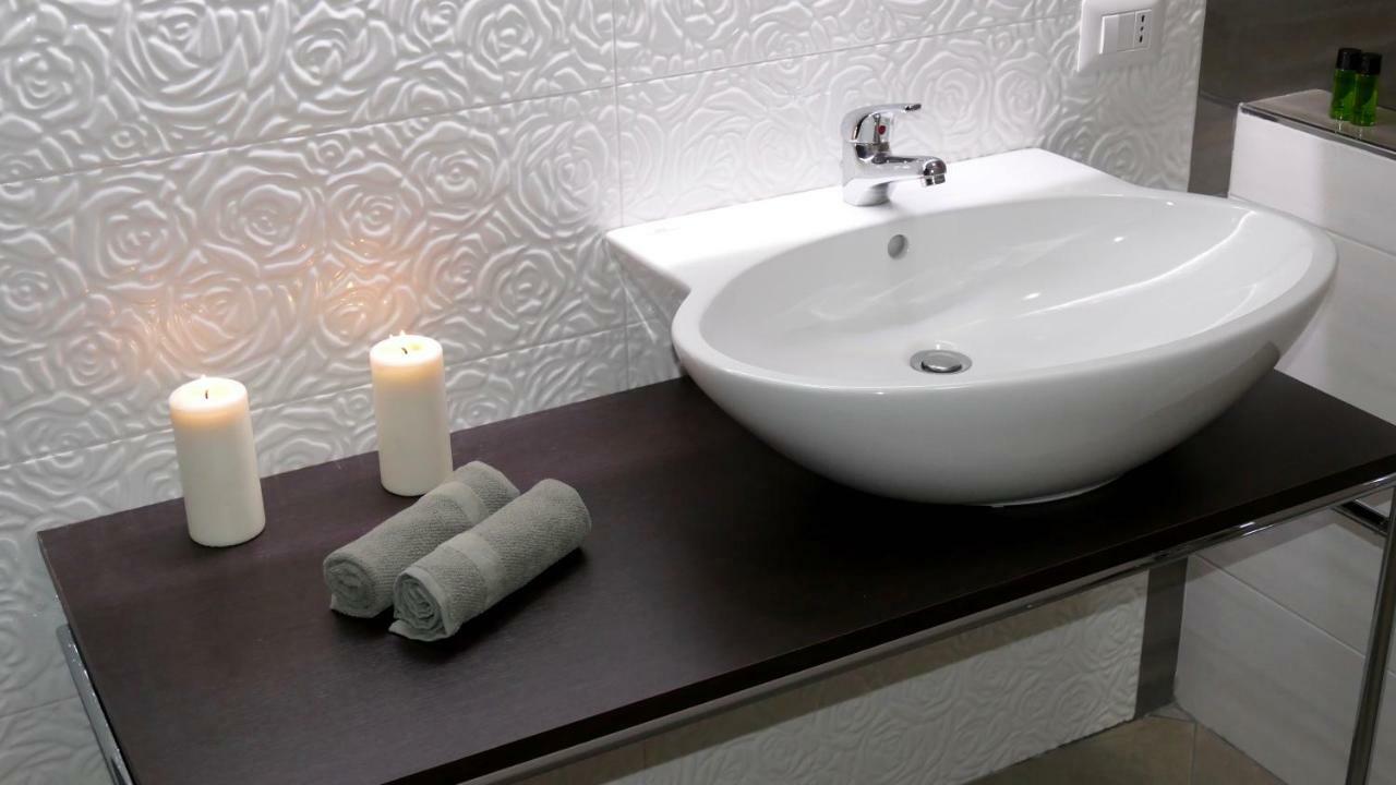 ברינדיזי Cairoli Exclusive Rooms & Suite מראה חיצוני תמונה